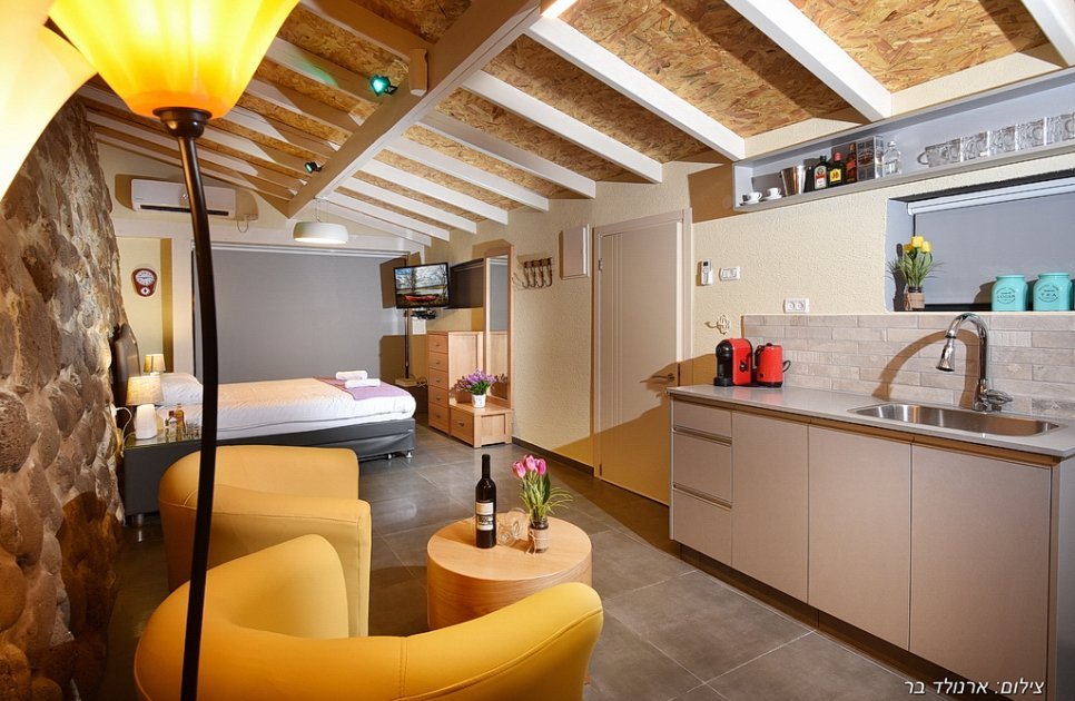 בקתת מקום טוב באמצע