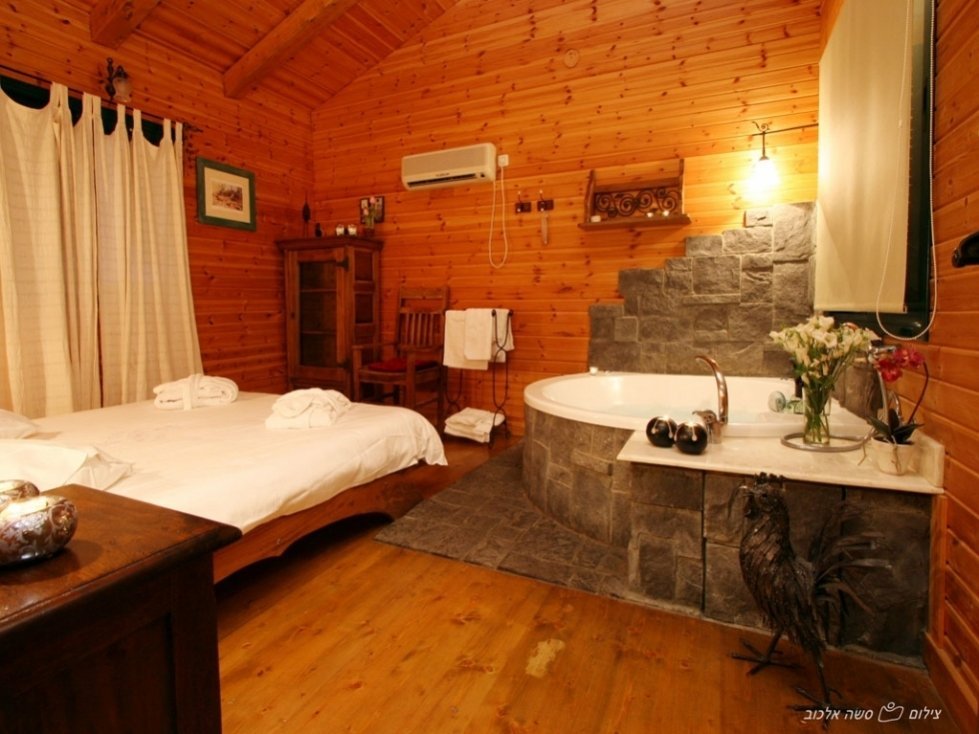 בקתות עץ נועם