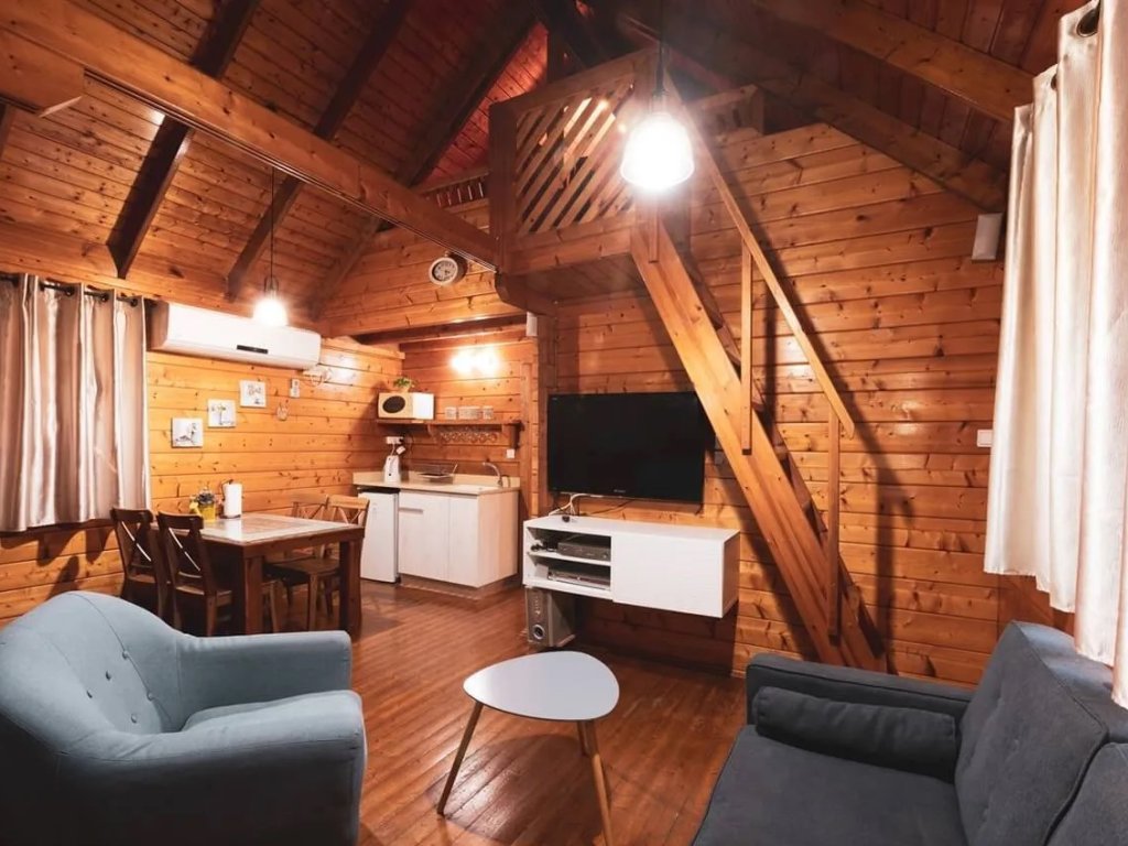 בקתות עם גלריה