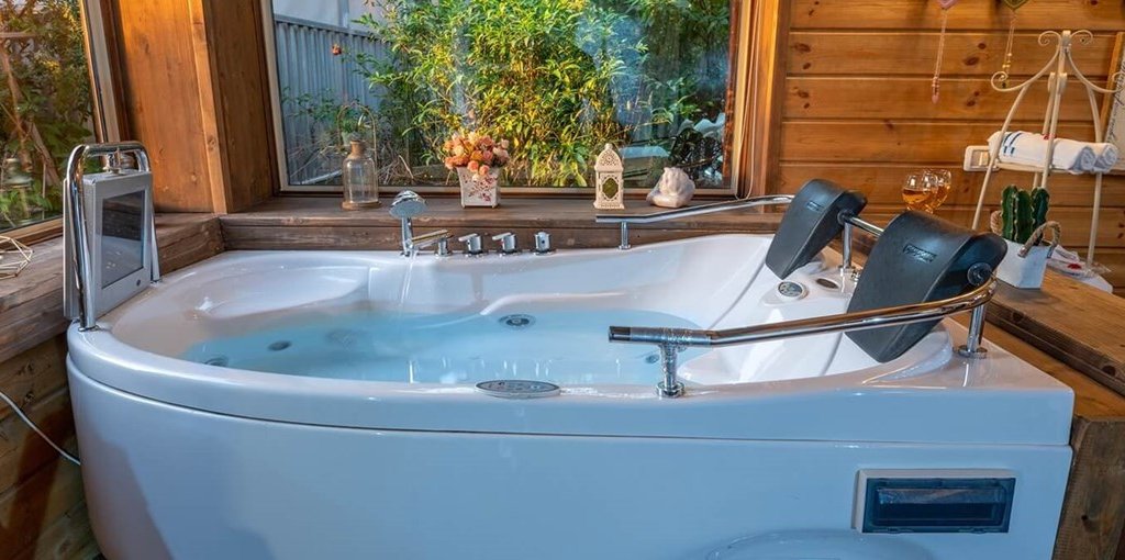 בקתה זוגית בקתה זוגית