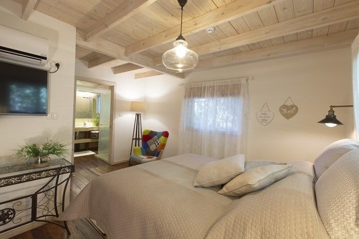 אלונה אלונה