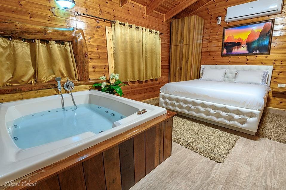 צימרו - בקתות העץ של מרו