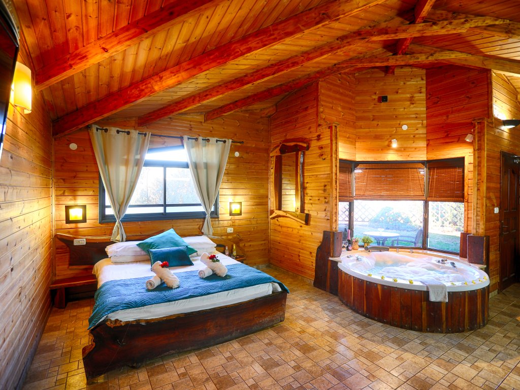 מקום קצת אחרת