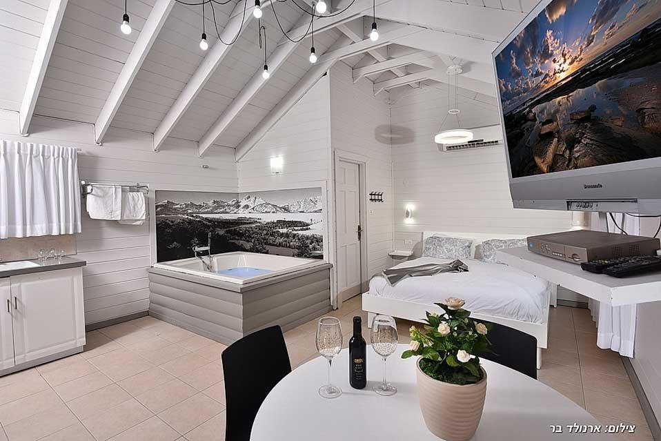 סוויטות כחול לבן