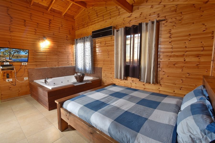 בקתות עץ בקתות עץ