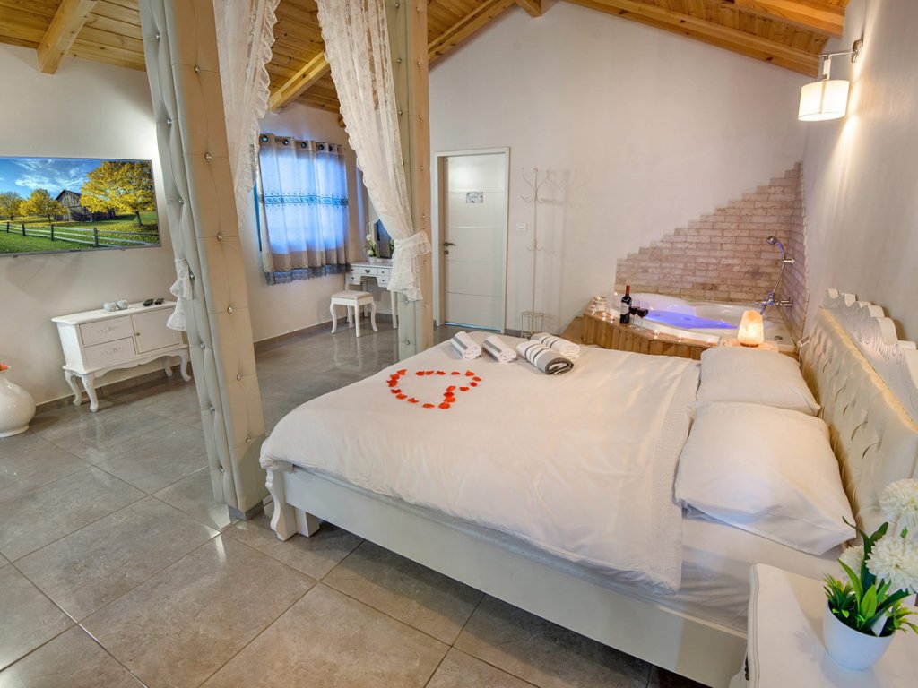 פנינת האהבה