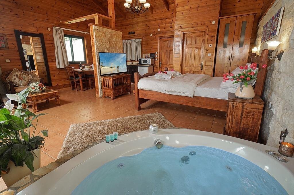 בקתת אורנים בקתת אורנים