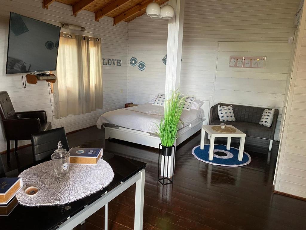 בקתה לבנה בקתה לבנה