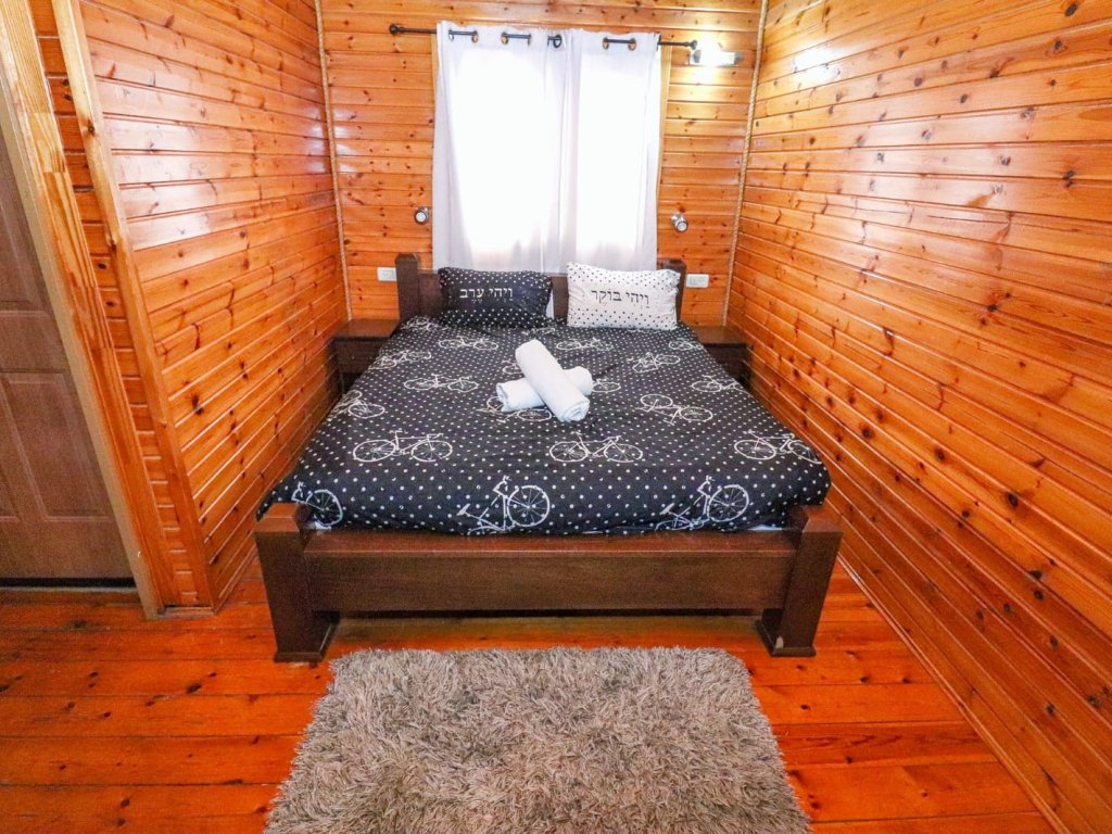 בקתות עץ בקתות עץ