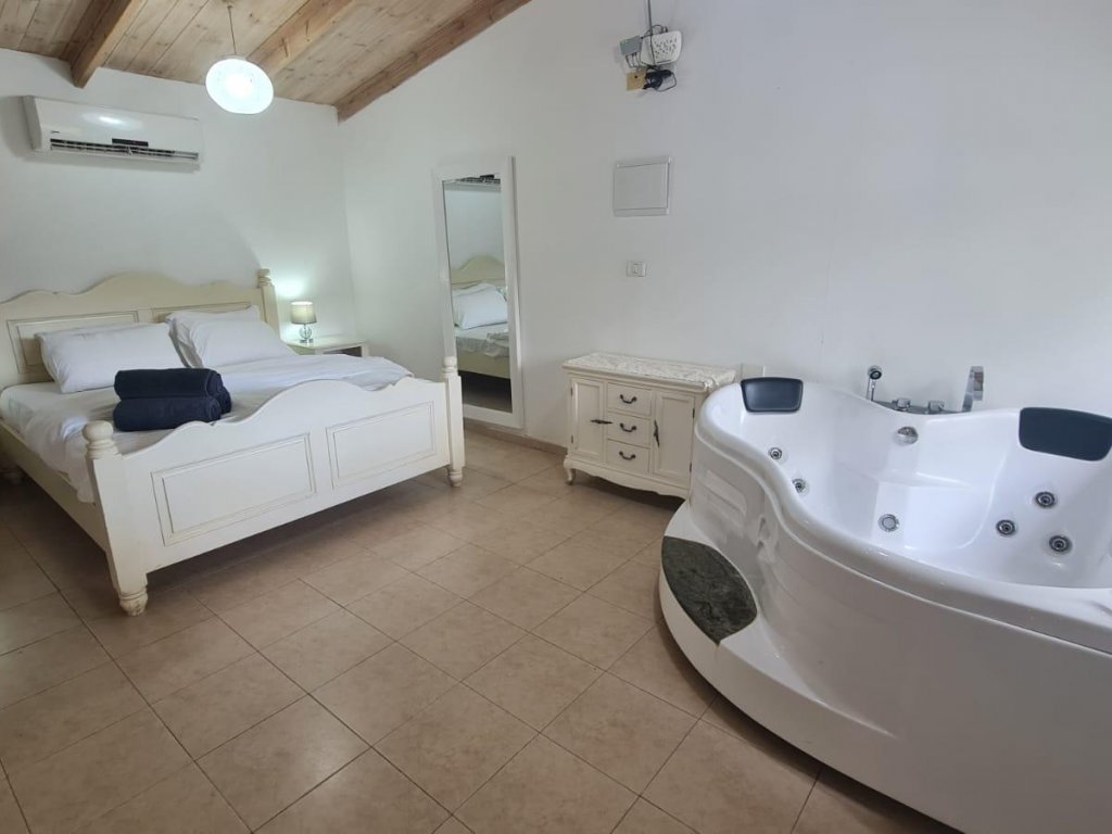 בקתת זהר בקתת זהר