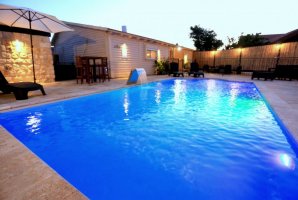 רפאל בקתות אירוח